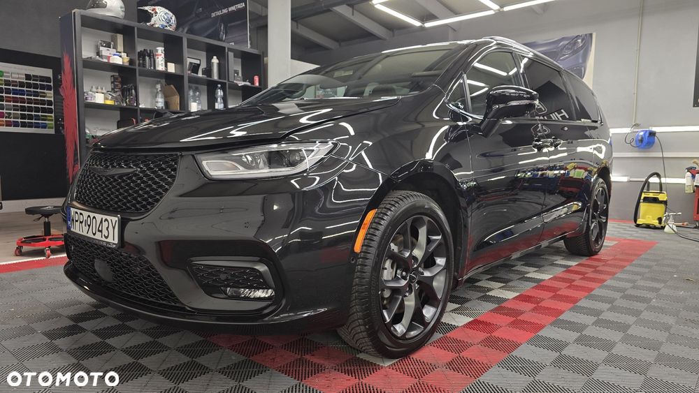 Chrysler Pacifica - 8
