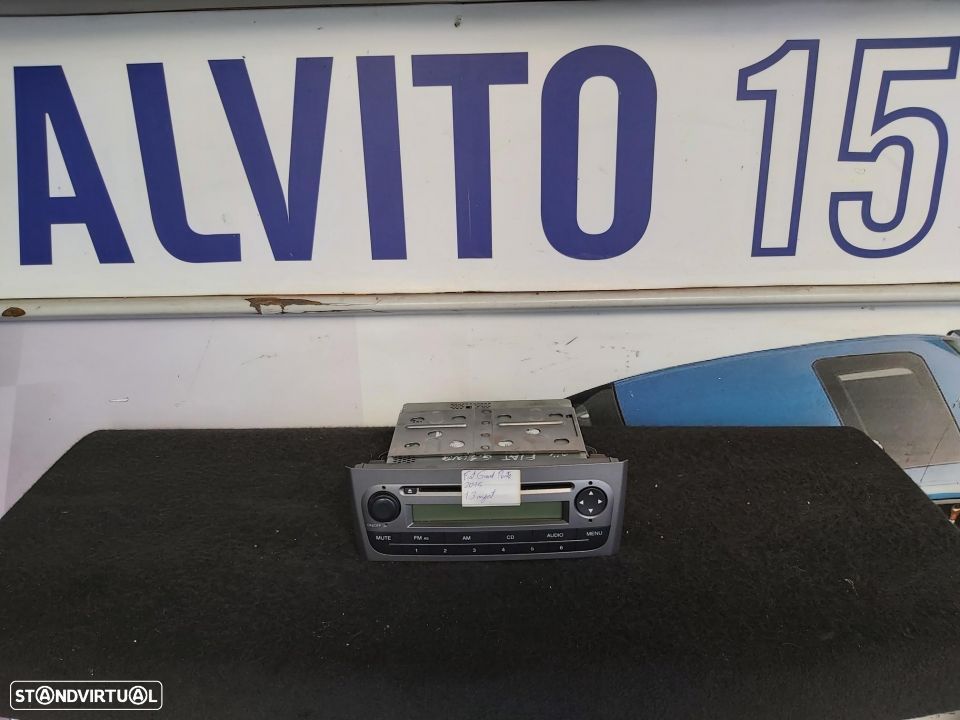 Radio Original Fiat Grande Punto 2015 - 1
