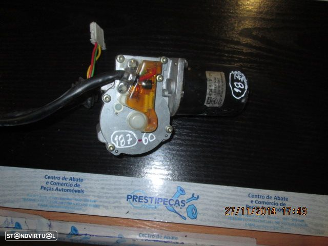 Motor Limpa Vidros Frente A2038200442 404517 MERCEDES W203 1999 VALEO - 2