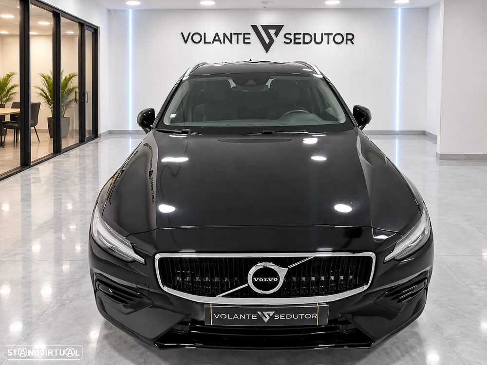 Volvo V60 2.0 B4 Plus Dark Auto - 2