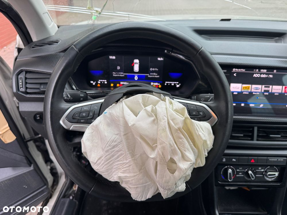 Volkswagen T-Cross - 17
