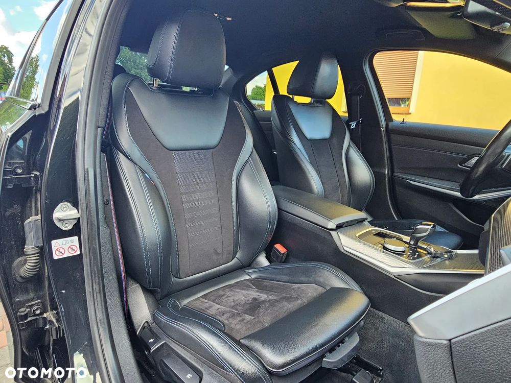 BMW Seria 3 330e M Sport - 14
