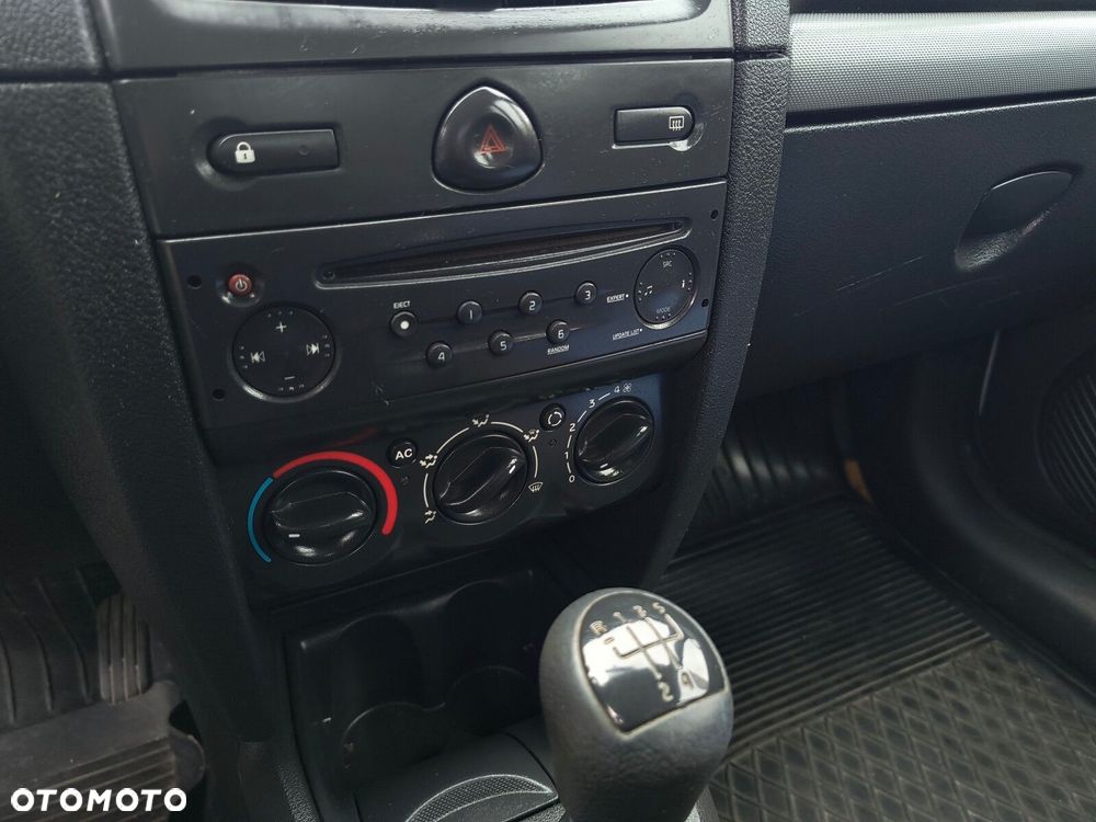 Renault Clio - 24