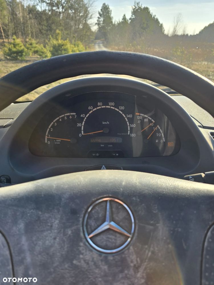 Mercedes-Benz Sprinter - 16