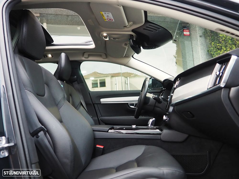 Volvo V90 2.0 T8 Momentum Plus AWD Geartronic - 17