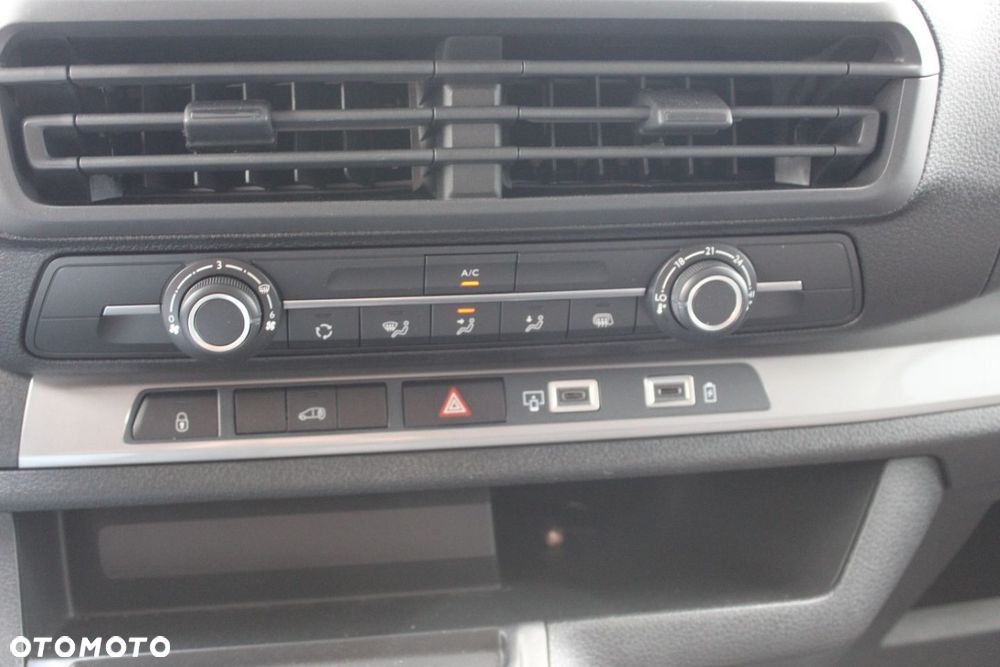 Opel Vivaro - 24