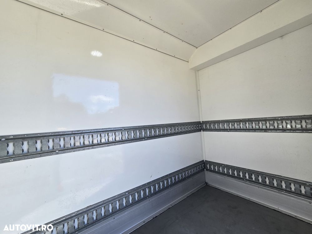 Mercedes-Benz Sprinter - 22