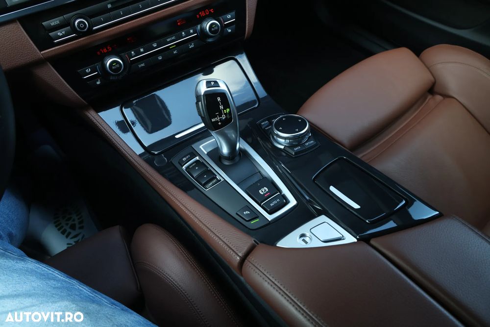 BMW Seria 5 520d Aut. Special Edition - 23