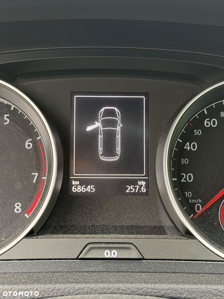 Volkswagen Golf - 17