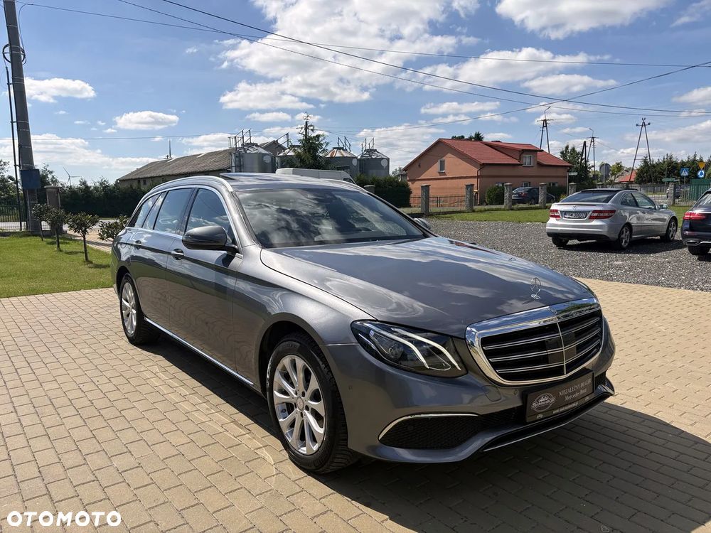 Mercedes-Benz Klasa E 250 9G-TRONIC Exclusive - 3
