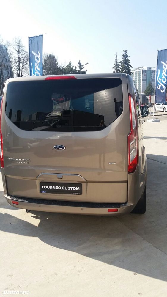 Ford Tourneo Custom - 20