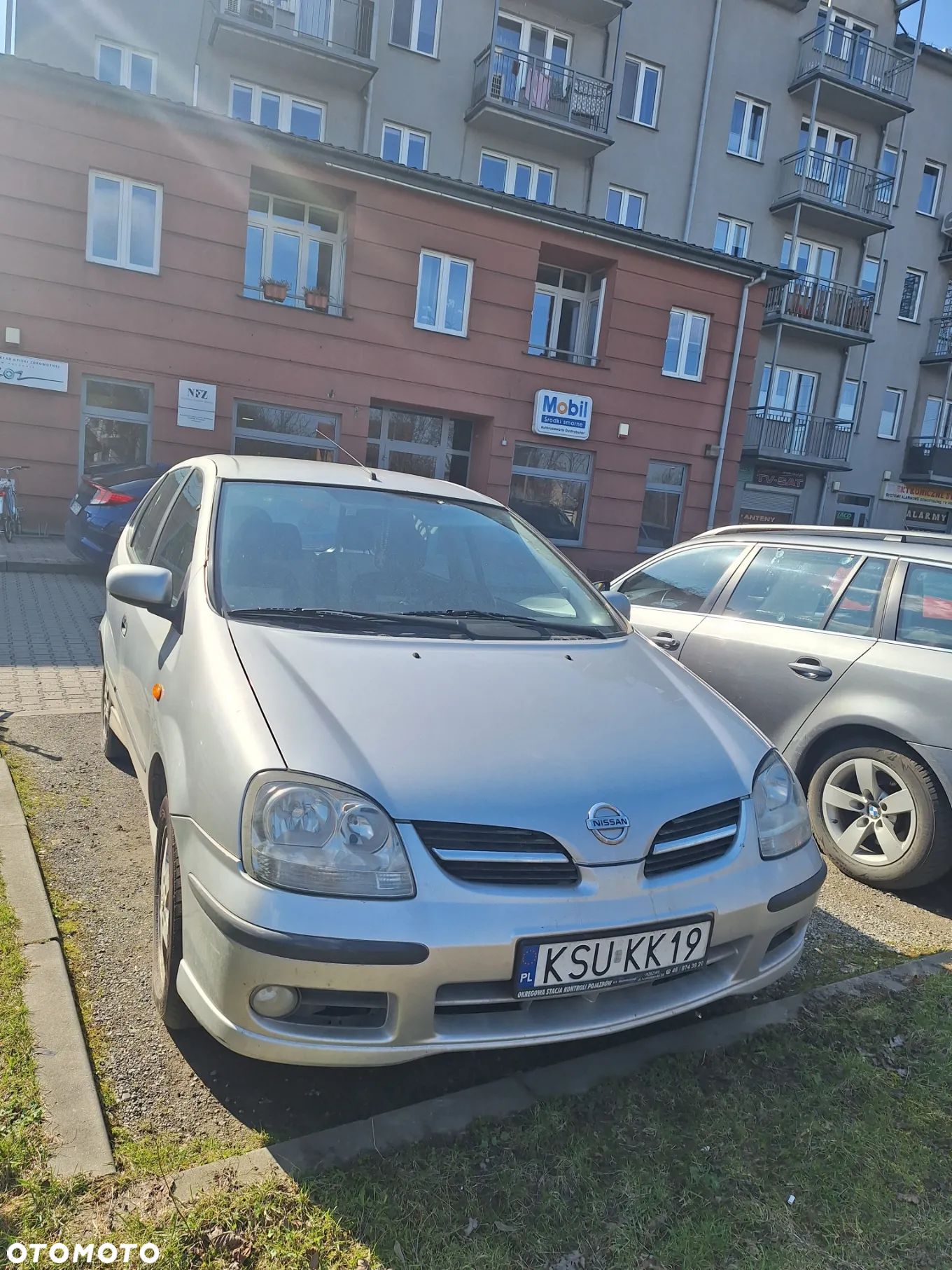Nissan Almera Tino - 1