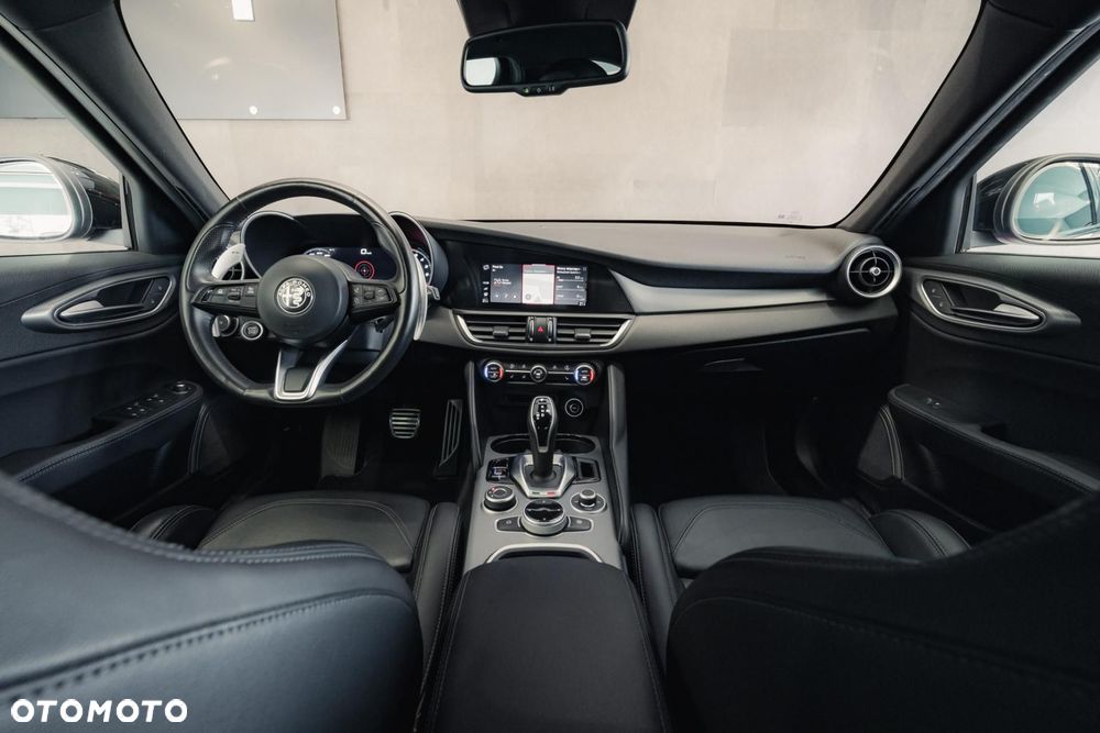 Alfa Romeo Giulia 2.0 Turbo Veloce Q4 - 11