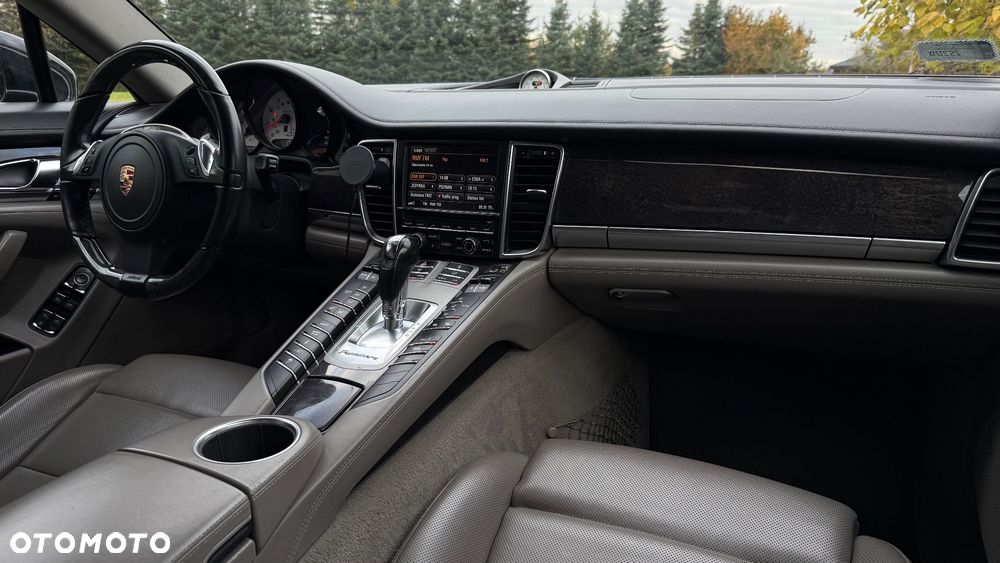 Porsche Panamera 4S - 14