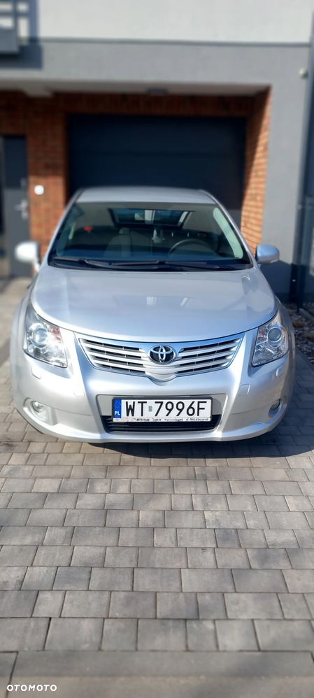 Toyota Avensis 1.8 Luna - 1