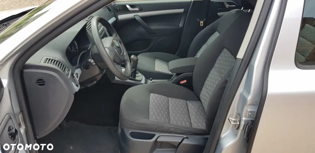 Skoda Octavia 1.6 TDI 4x4 Ambiente - 9