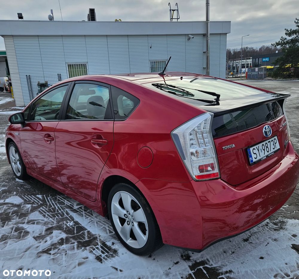 Toyota Prius (Hybrid) Executive - 4