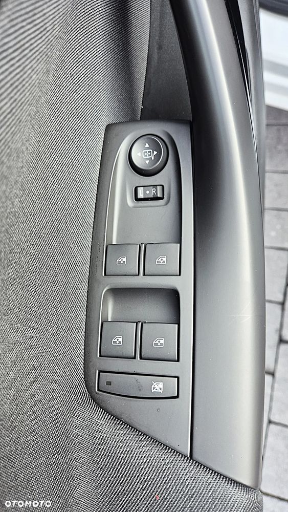 Opel Astra 1.6 T Dynamic S&S - 26