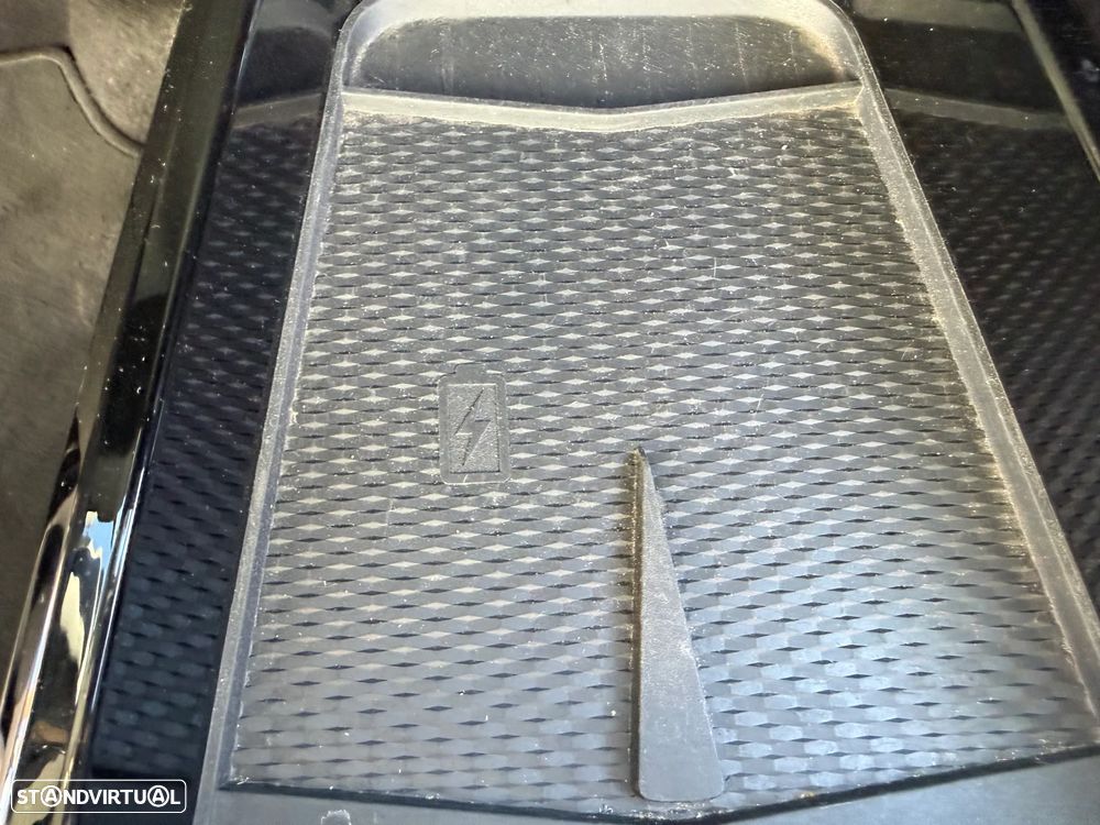 Ford Mustang Mach-E 75.7 kWh Base - 19