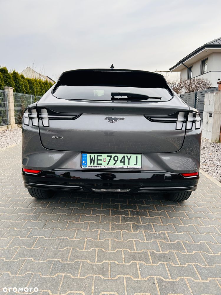 Ford Mustang Mach-E - 8