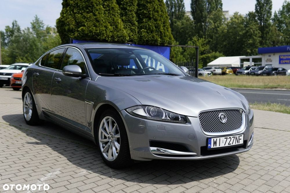 Jaguar XF 3.0 V6 D Luxury - 3