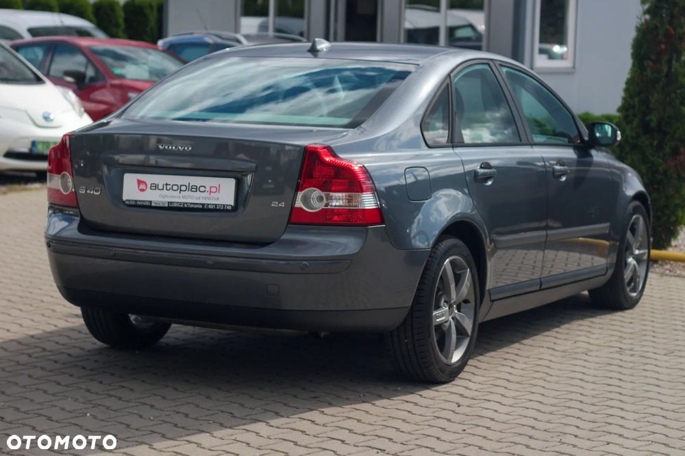 Volvo S40 2.4 - 6