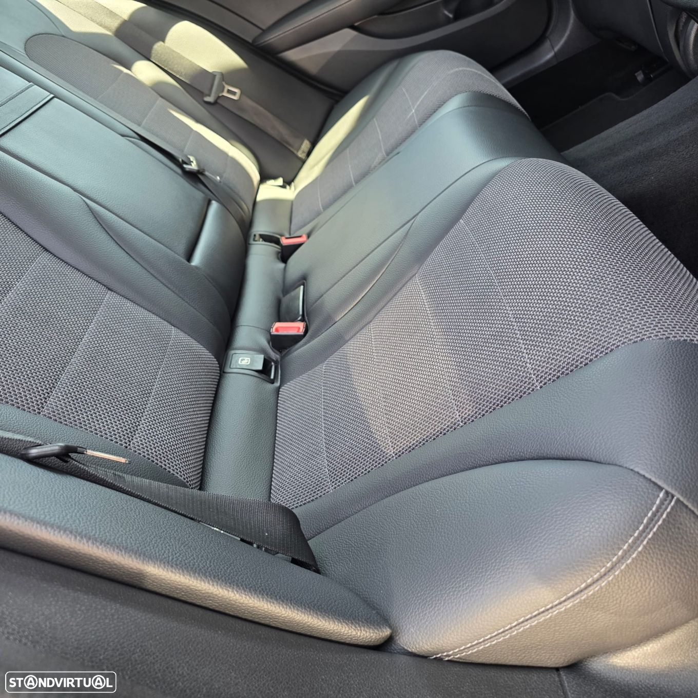 Mercedes-Benz C 180 d Station 9G-TRONIC Avantgarde - 40