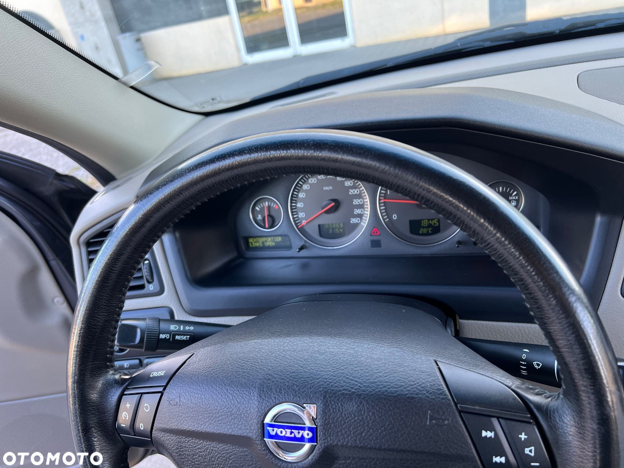 Volvo S60 2.4D - 32