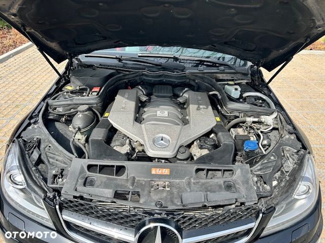 Mercedes-Benz Klasa C 63 AMG AMG SPEEDSHIFT MCT AMG Performance Package - 8
