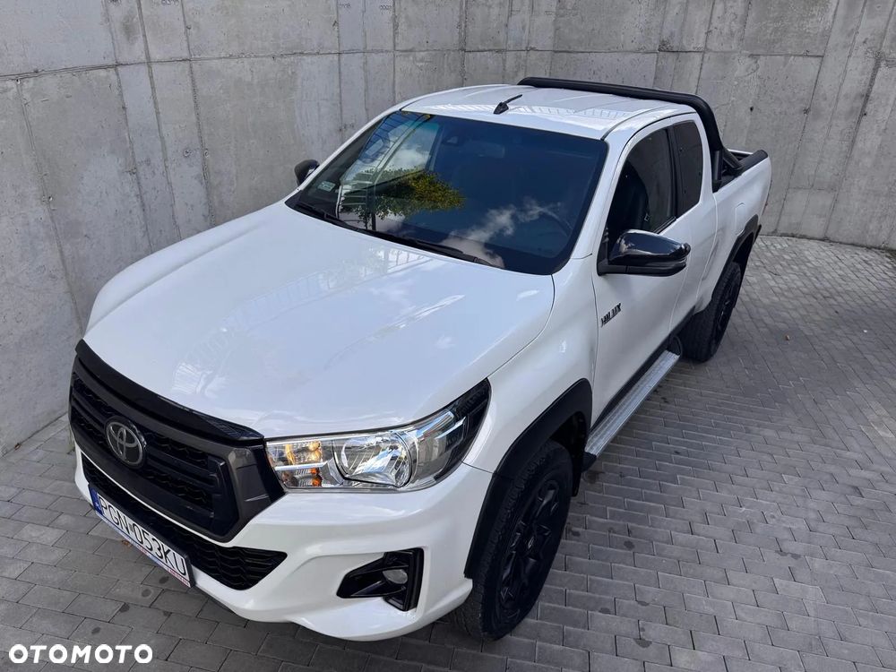 Toyota Hilux - 12