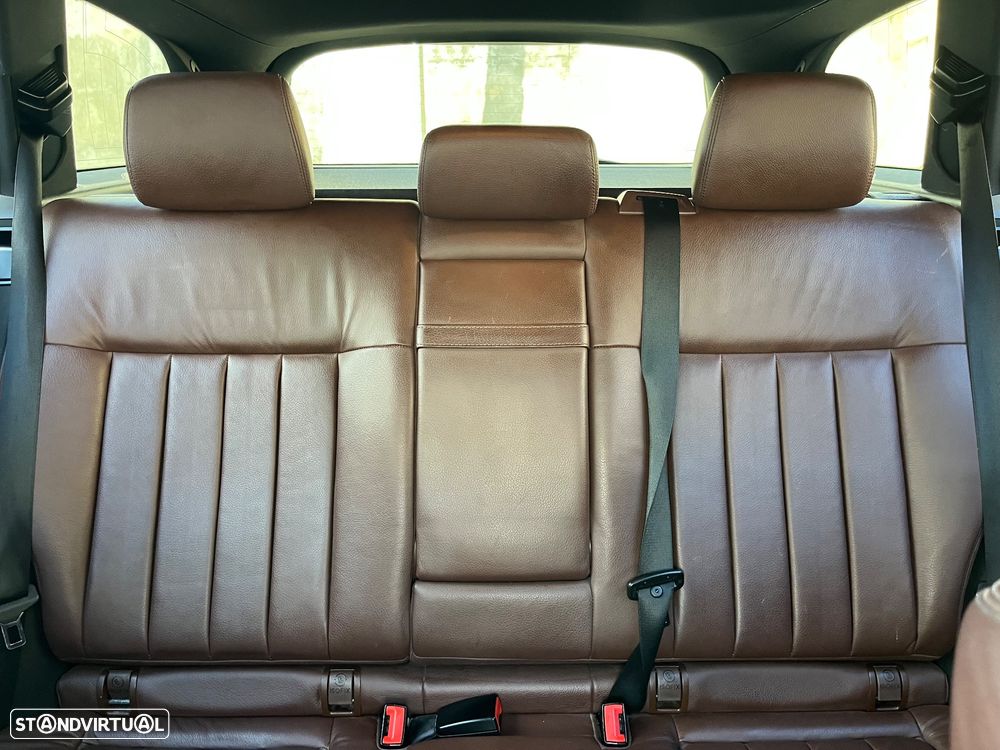 Mercedes-Benz E 300 Bluetec Hybrid Avantgarde - 39