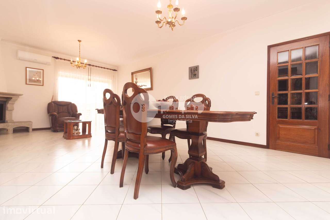 Apartamento T3 c/ lugar de garagem - Edifício do Galo - Grande imagem: 2/30