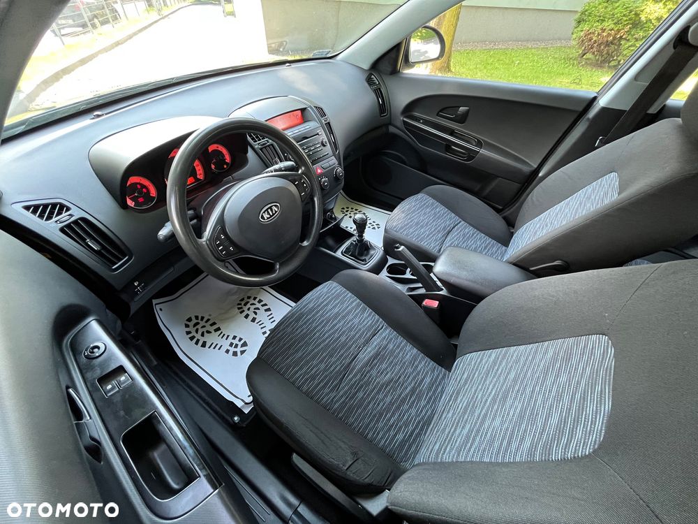 Kia Ceed 1.6 Crdi Comfort + - 5