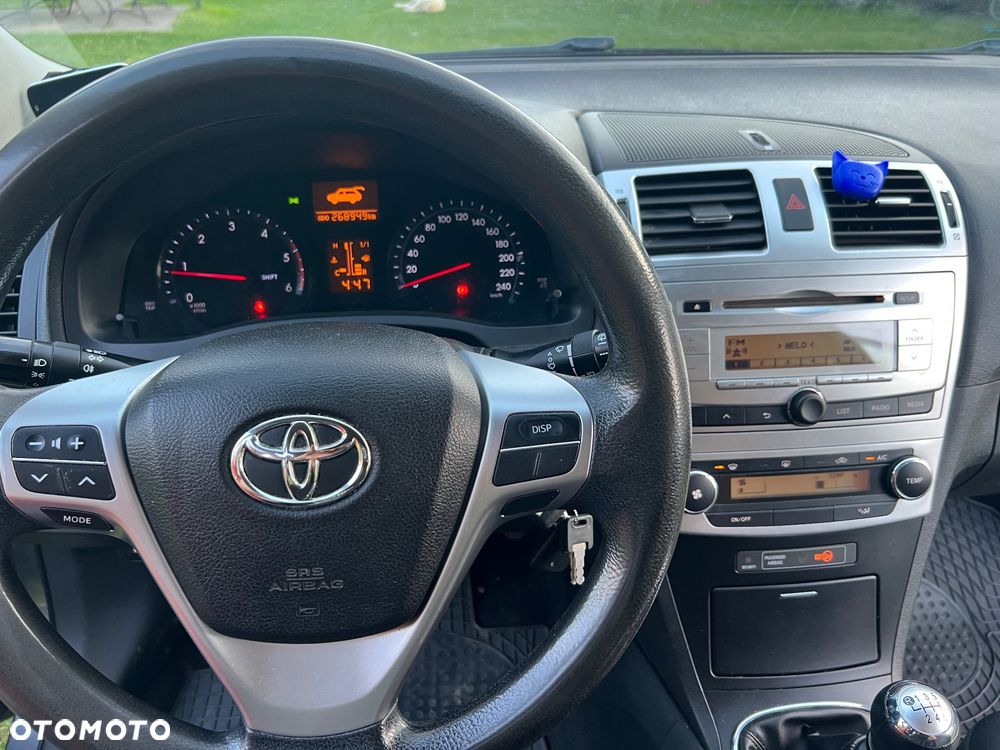 Toyota Avensis - 11