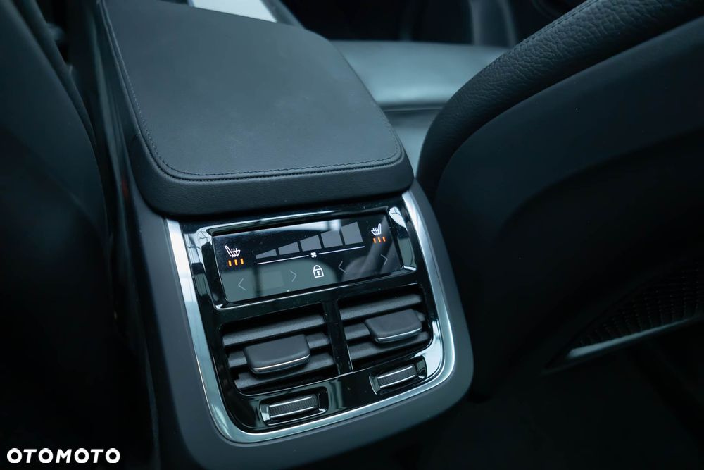 Volvo XC 90 T8 AWD Plug-In Hybrid Ultimate Bright 7os - 31