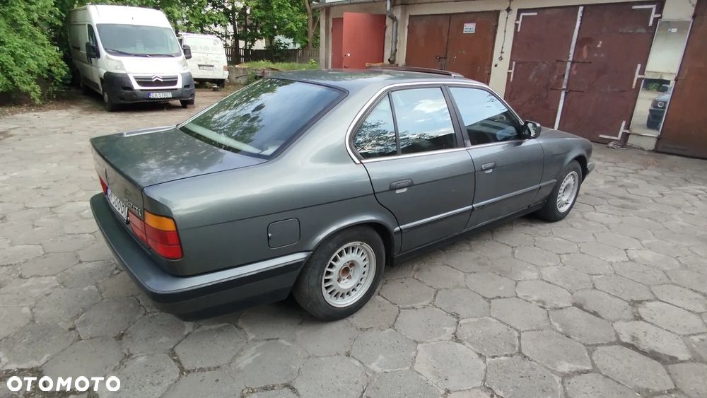 BMW Seria 5 520 i - 13