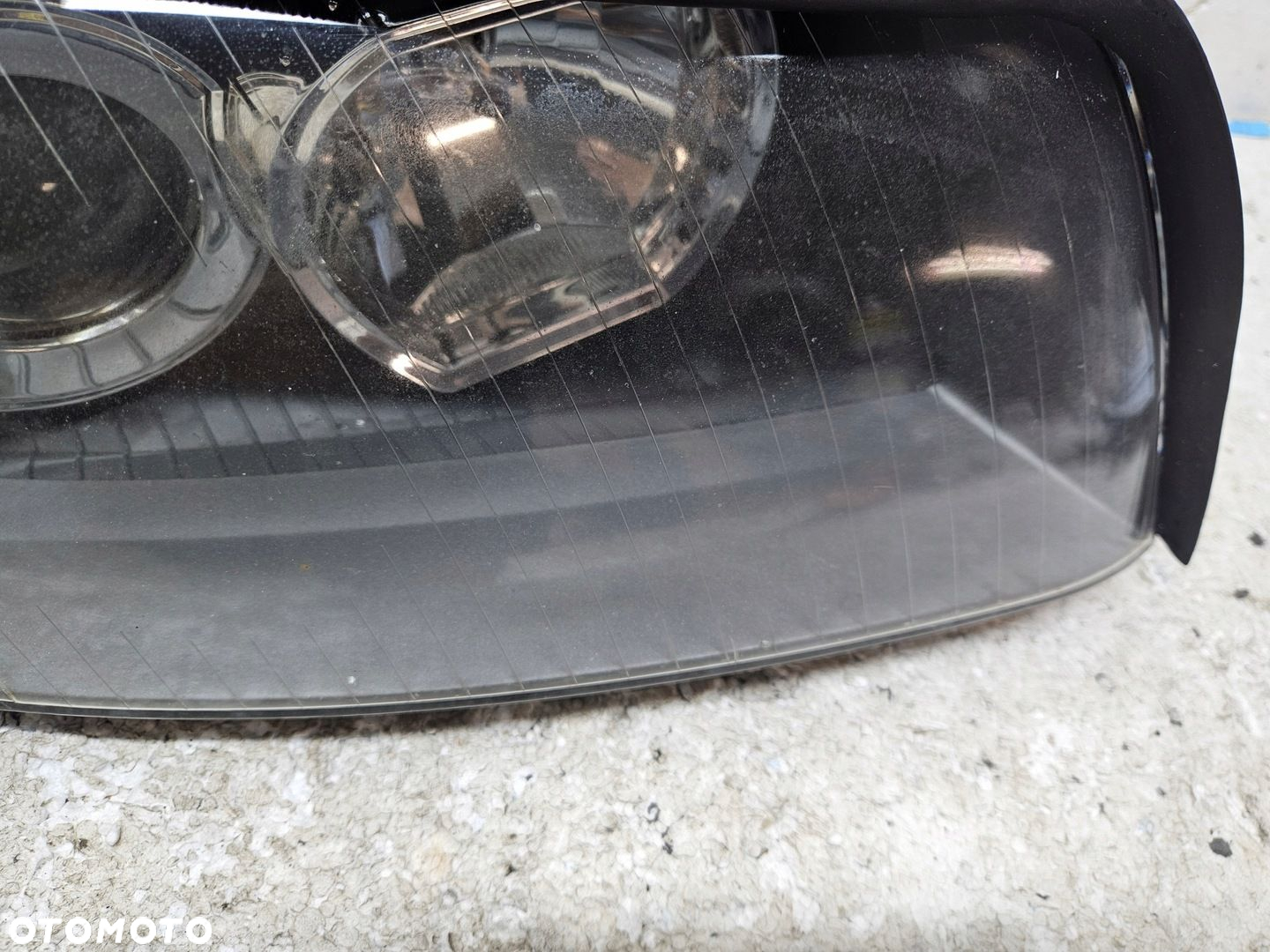Audi A4 B6 lampa przednia prawa Bixenon 8E0941030T 89309505 - 3
