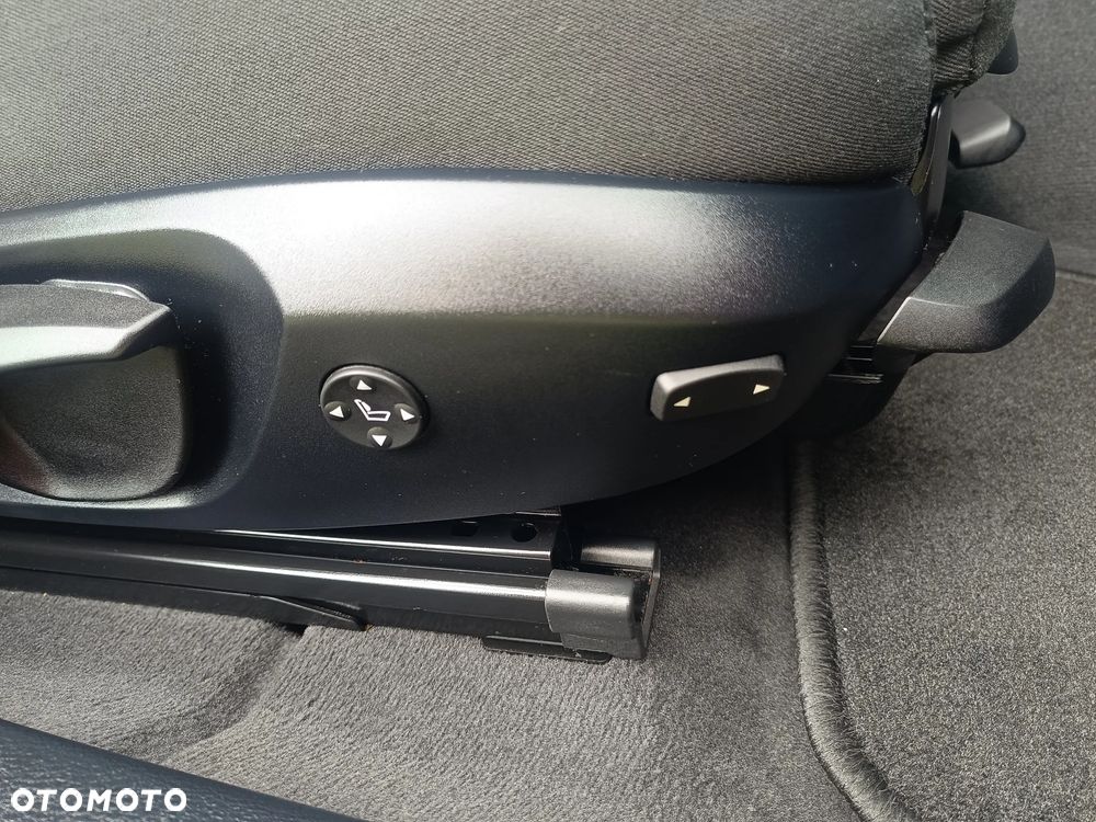 BMW X1 sDrive18i - 21