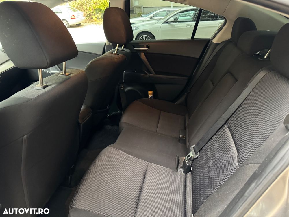 Mazda 3 - 13