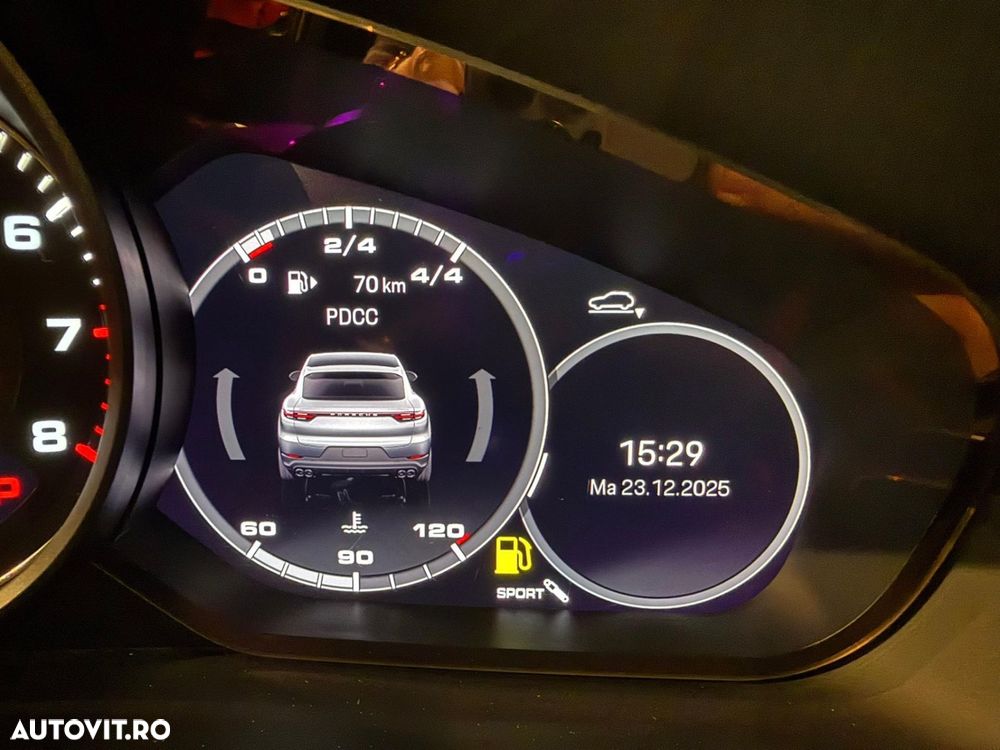 Porsche Cayenne Coupe GTS Tiptronic S - 38