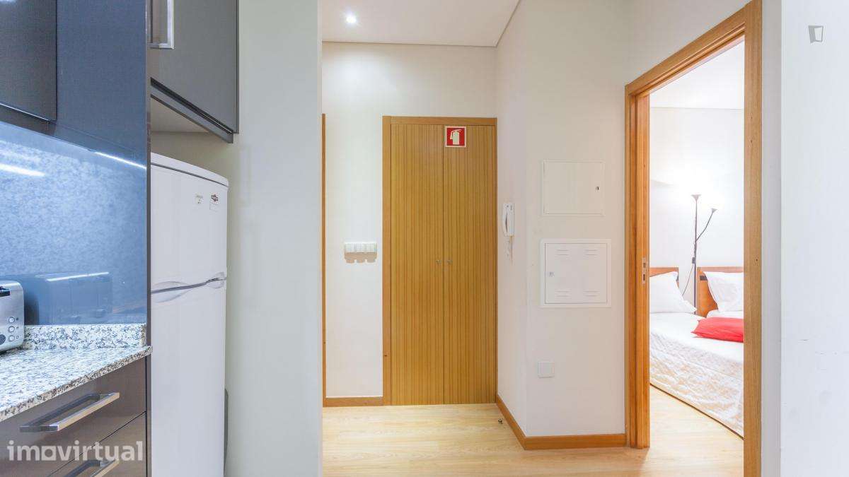 Apartamento com 1 quartos - localizado em Santo Ildefonso Porto - Grande imagem: 4/29