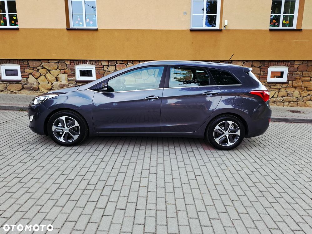 Hyundai i30 blue Kombi 1.6 GDi Passion - 3