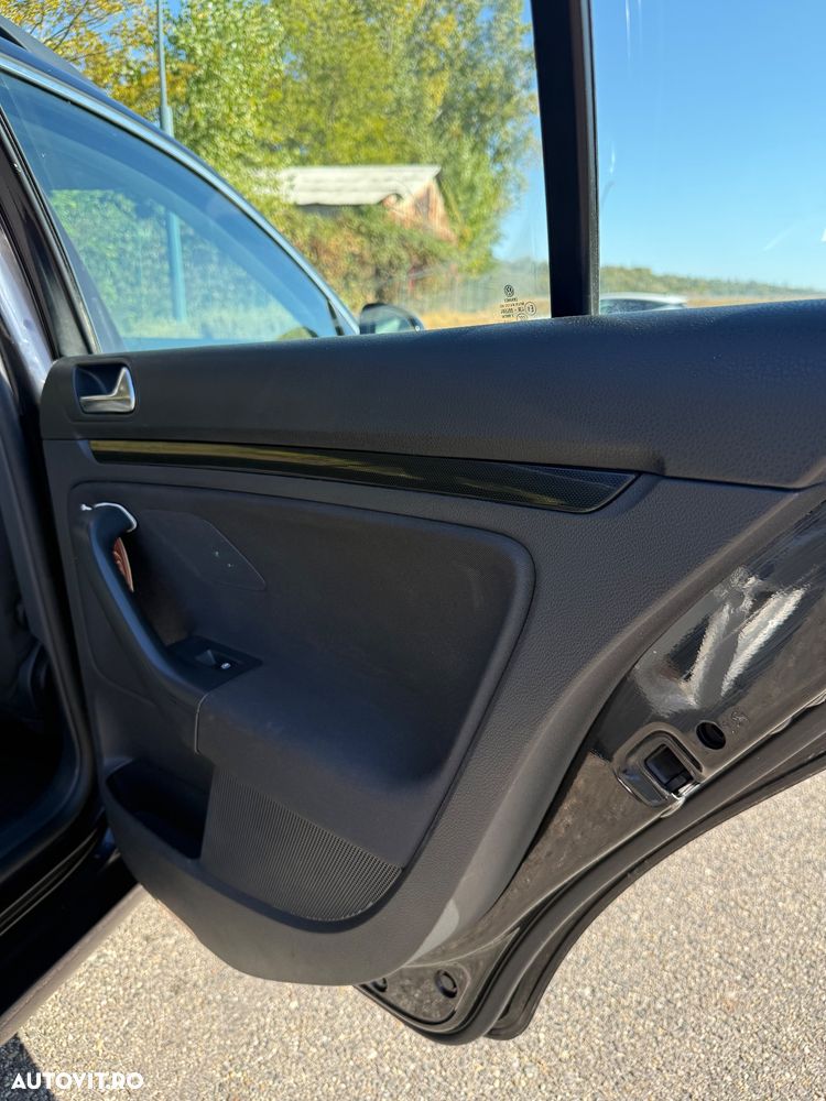 Volkswagen Golf - 10