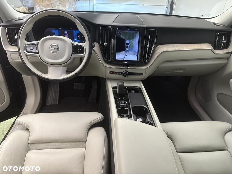 Volvo XC 60 B4 B Plus Bright - 21