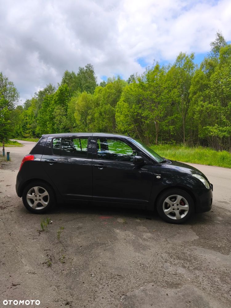 Suzuki Swift - 4