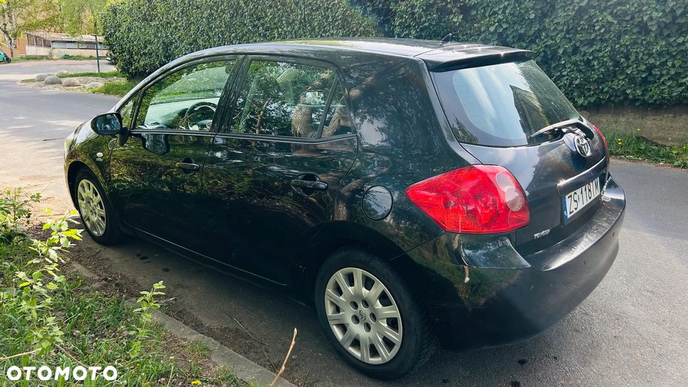 Toyota Auris 2.2 D-4D X + NAVI - 4