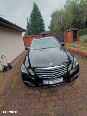 Mercedes-Benz Klasa E 220 T CDI DPF BlueEFFICIENCY Automatik Elegance - 1