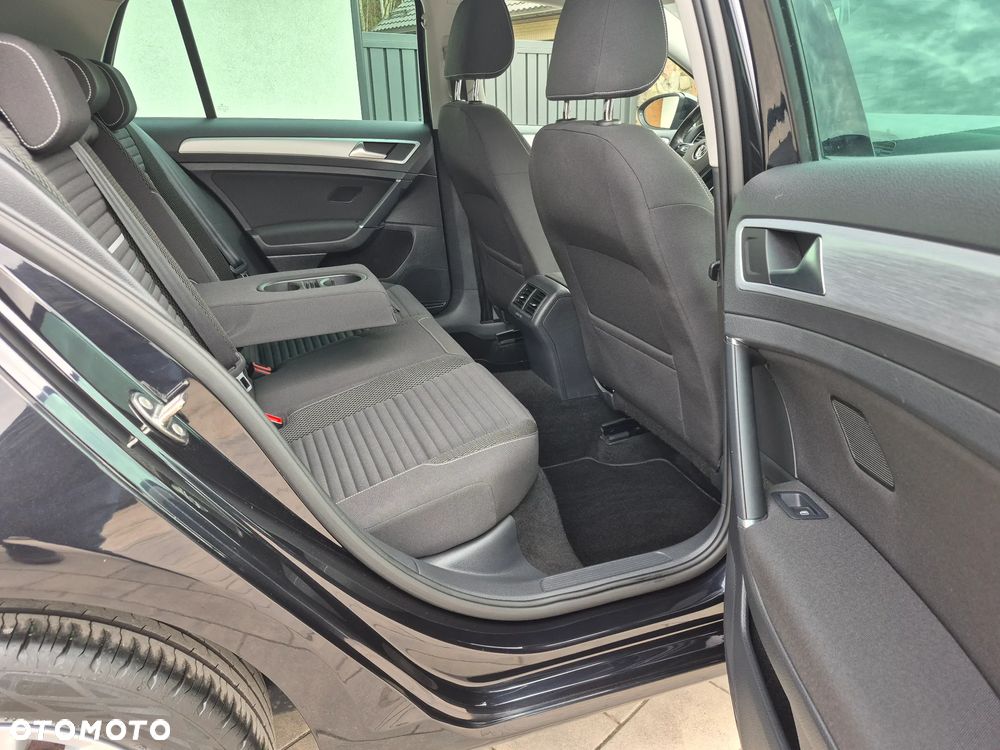 Volkswagen Golf - 29