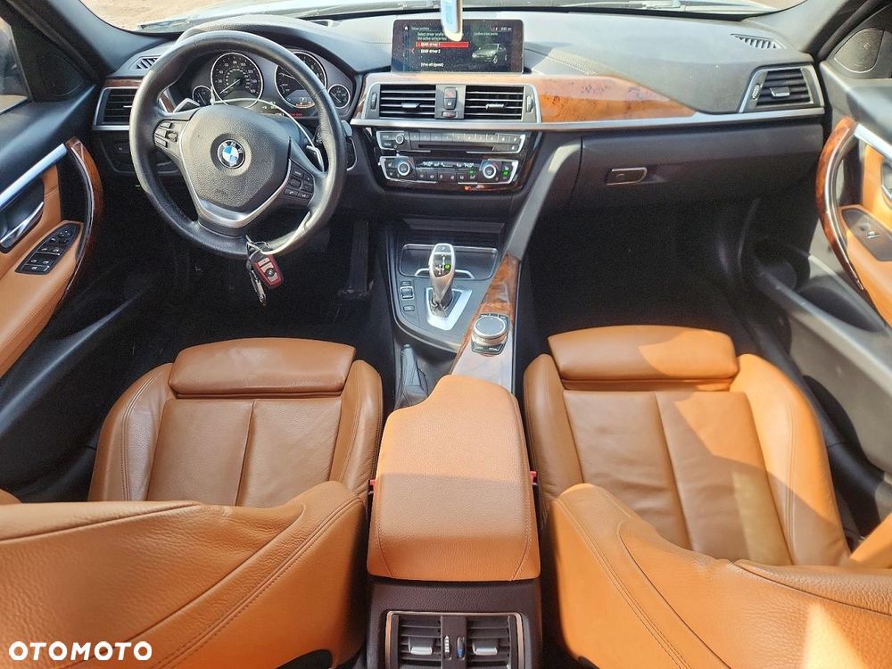 BMW Seria 3 330i xDrive Sport Line - 7
