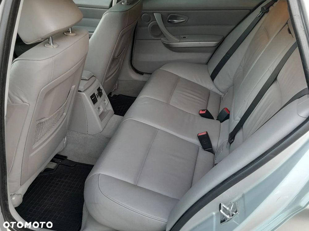 BMW Seria 3 320d DPF - 19